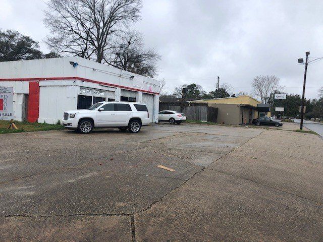 ± 1,400 SF Commercial Building: 3515 N Acadian Thruway, Baton Rouge, LA 70805